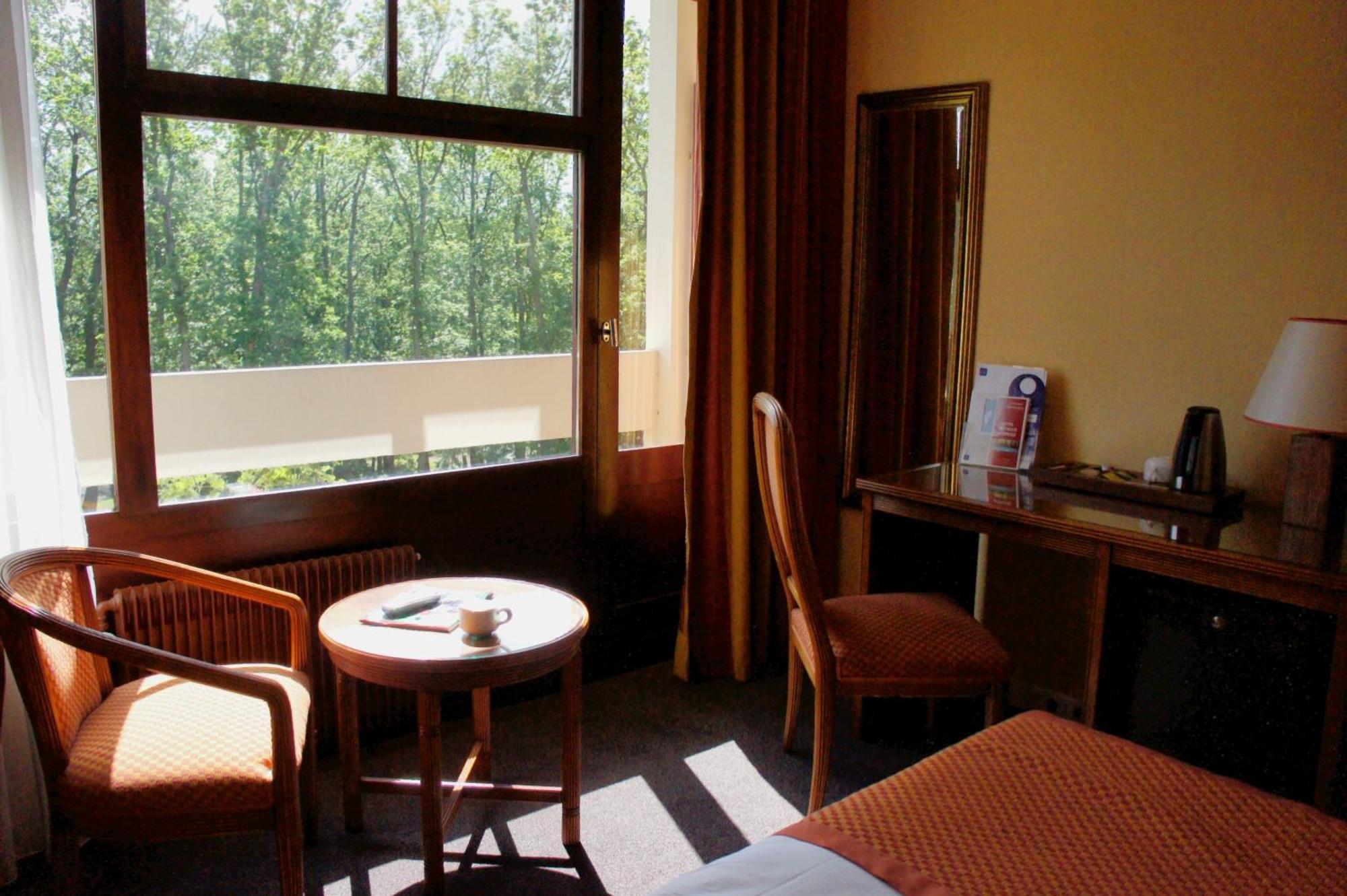 Le Grand Monarque Hotel เมอลัง ภายนอก รูปภาพ