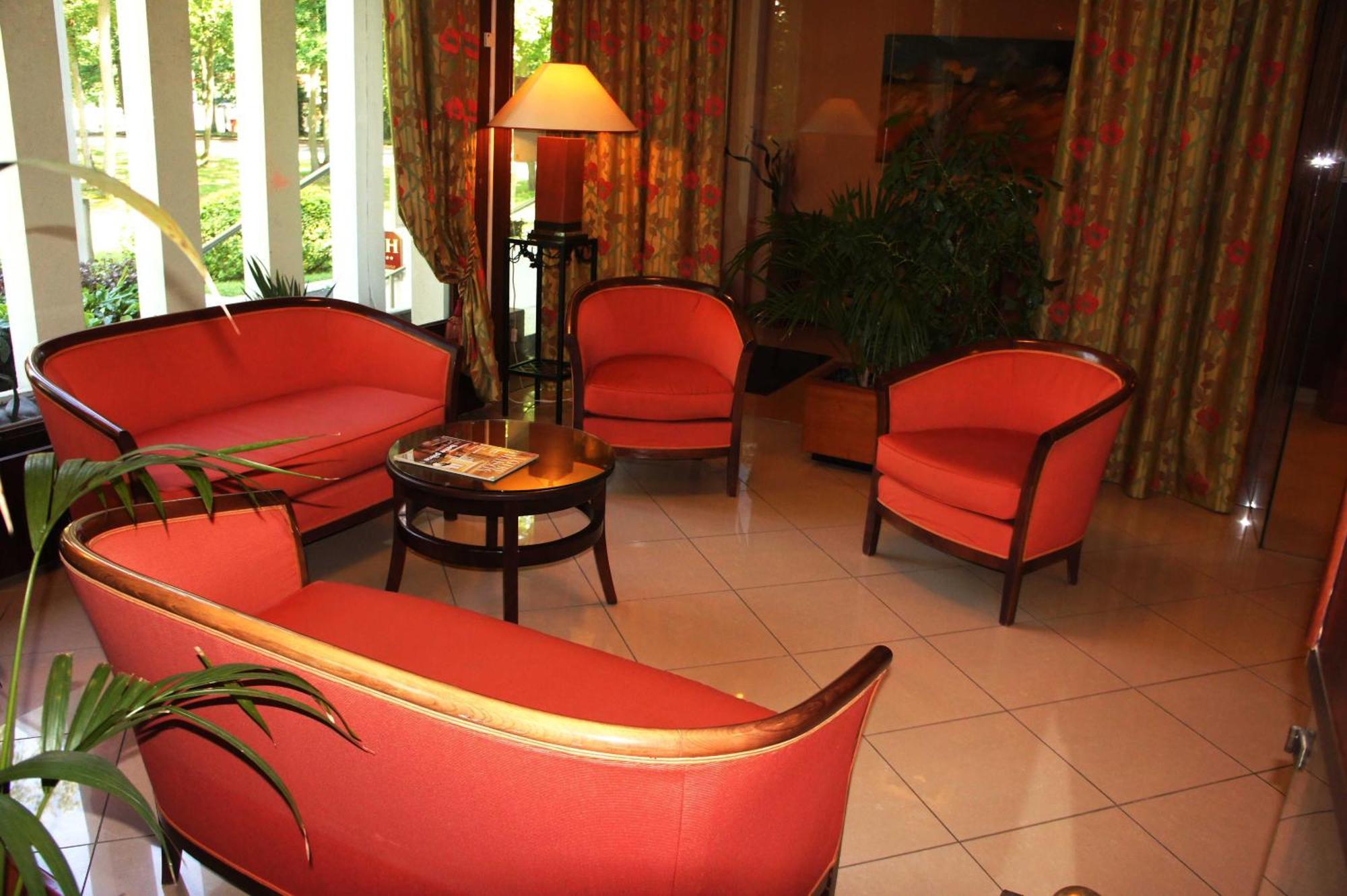 Le Grand Monarque Hotel เมอลัง ภายนอก รูปภาพ