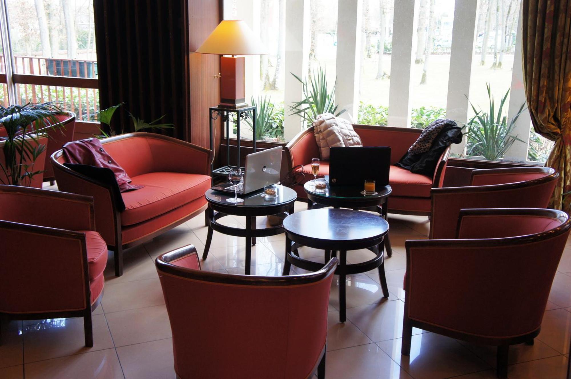 Le Grand Monarque Hotel เมอลัง ภายนอก รูปภาพ